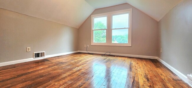 4736 E 44 Terrace