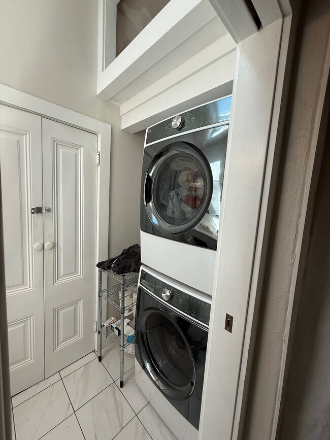 New W/D - 2609 Dana St Unit COTTAGE Rental