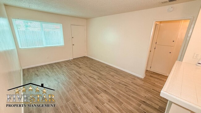 Photo - 609 Grace St Unit #D