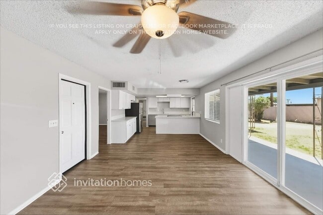 3321 W Laurel Ln