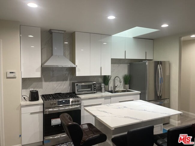 Building Photo - 5316 W 119th Pl