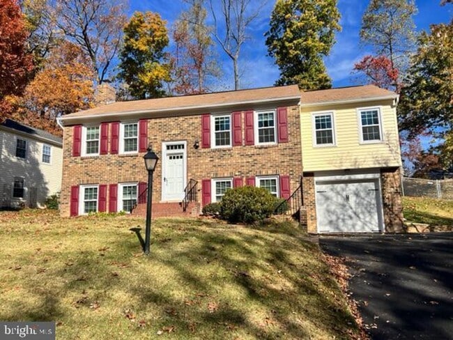 Building Photo - 9112 Cascus Dr Rental