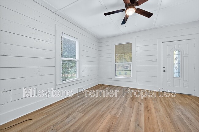 Photo - 514 E Day St Casa