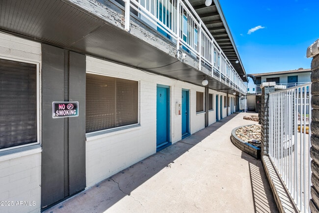 Photo - 3025 N 32nd St Apartment Unit 9