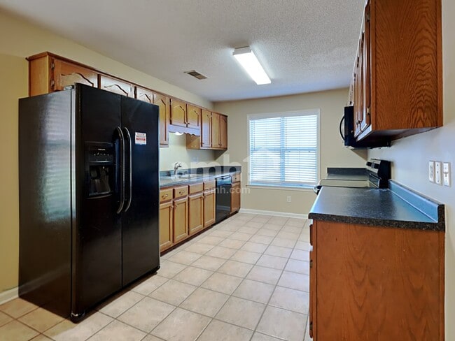 Photo - 1400 Pendulum Dr N