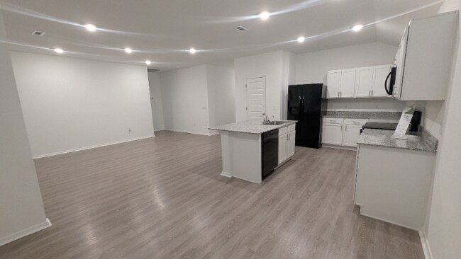 Photo - 1405 E Latium St