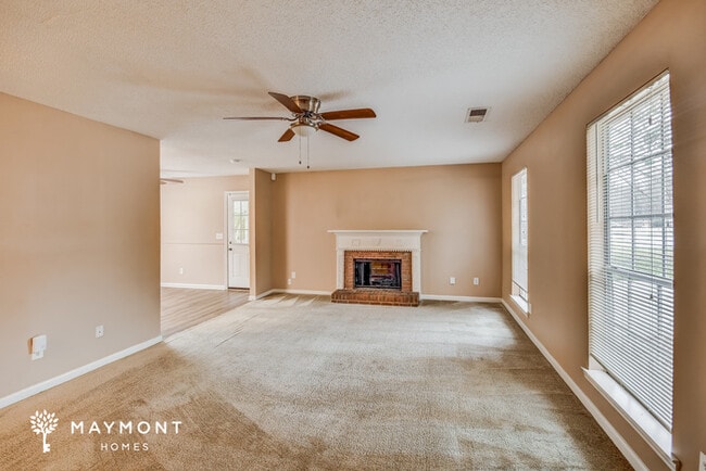 Photo - 4717 Hollow Ln