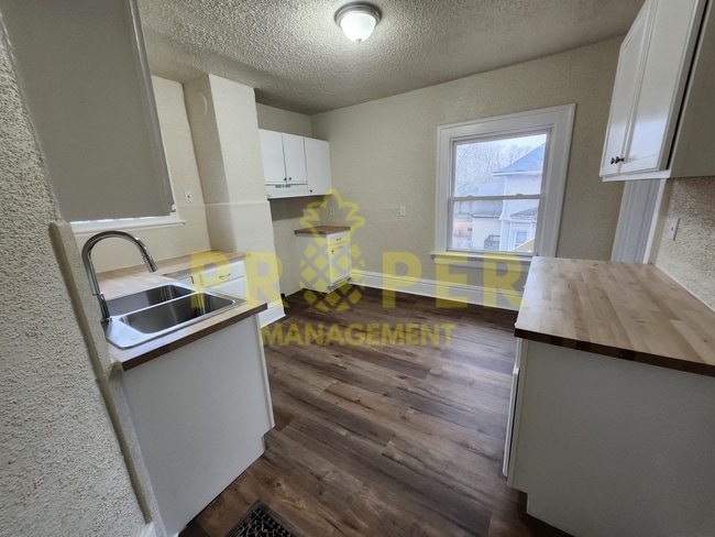 Photo - 237 Lexington Ave Unit Upper