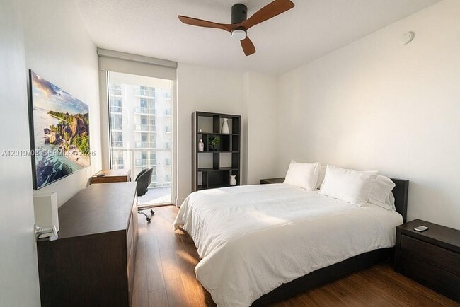 Photo - 1050 Brickell Ave Unit 2210