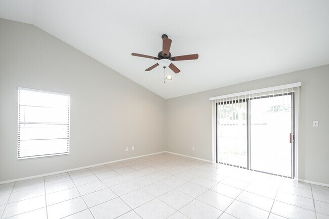 Photo - 1000 Dinero Dr