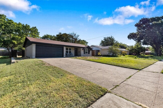 Photo - 614 Cambridge Dr