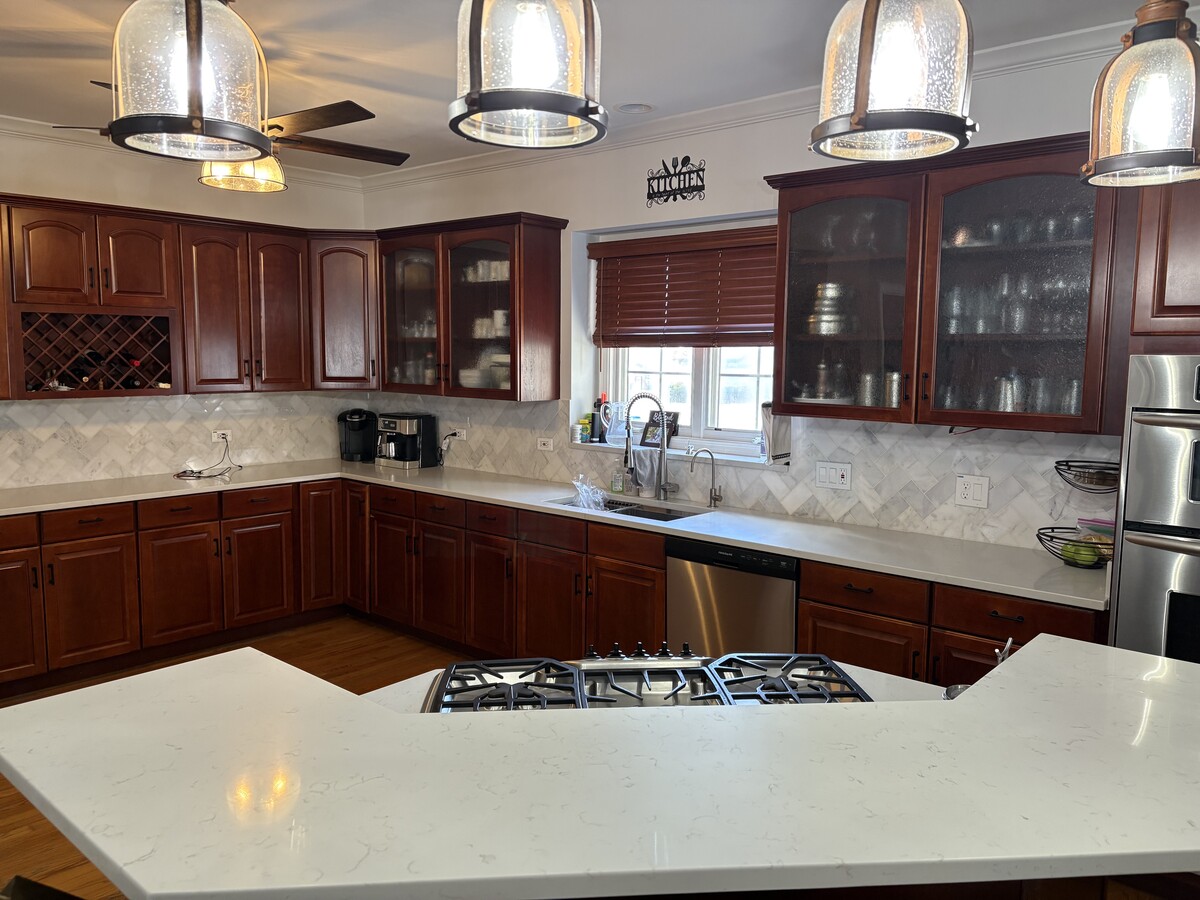 Beautiful Maple Wood Cabinets and Quartz Countertops - 27W580 Warrenville Rd House