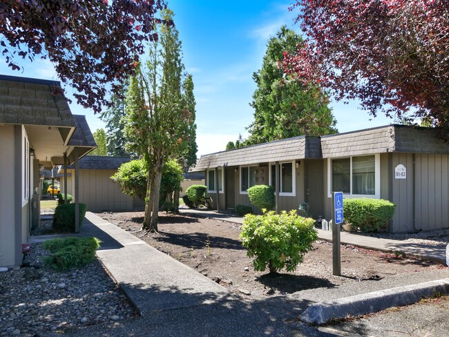 Building Photo - Lakeview South Rental