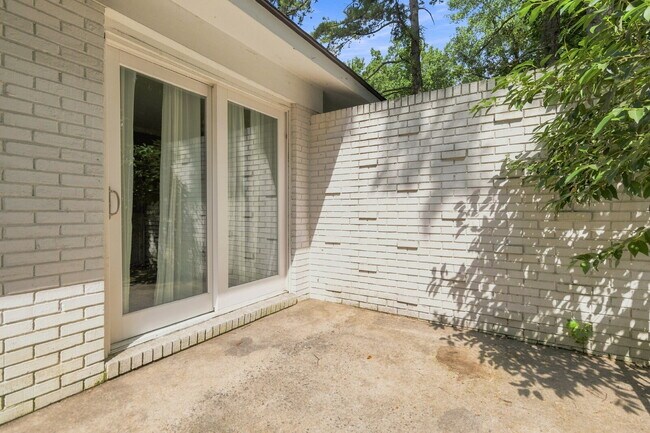 Plaza Midwood/Noda Duplex Property