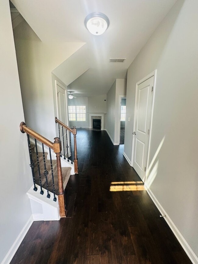 Photo - 107 Catskill Ln