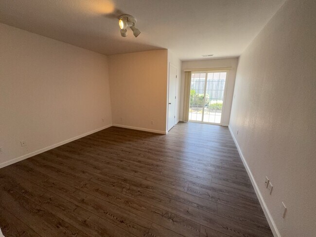 Photo - 4029 Walnut Dr Unidad 4029 Walnut Drive B [PRM: Renee]