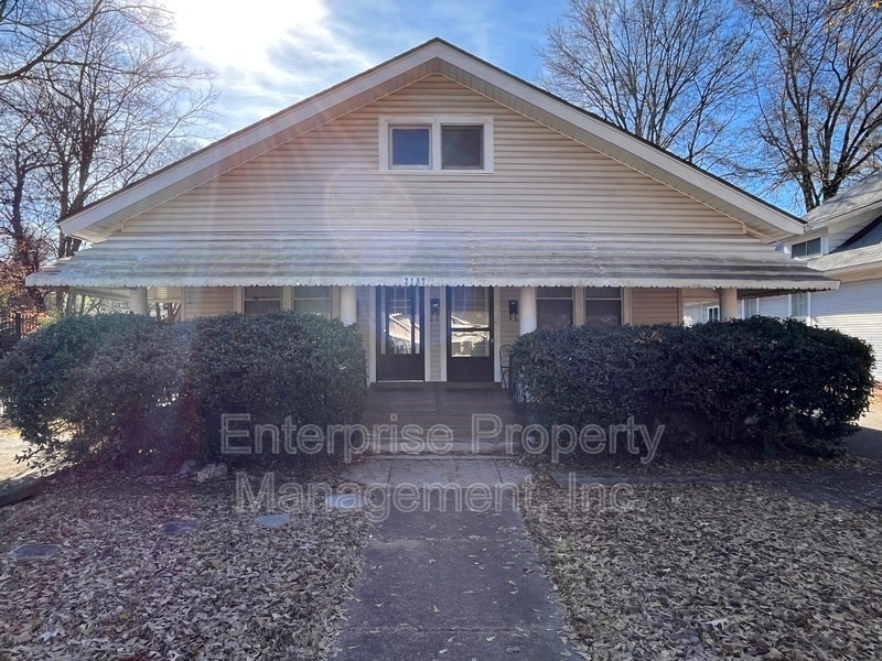 Photo - 2187 Court Ave Unit #201