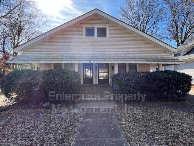 Building Photo - 2187 Court Unit 102