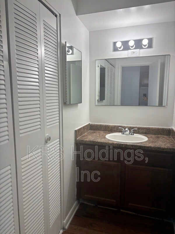 311 W Franklin St Unidad 1208