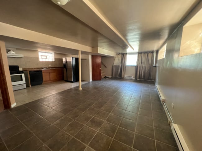 Photo - 7922 S Wood St Unidad Small studio