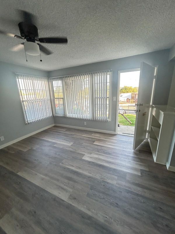 Photo - 317 1/2 Warren Lane Casa