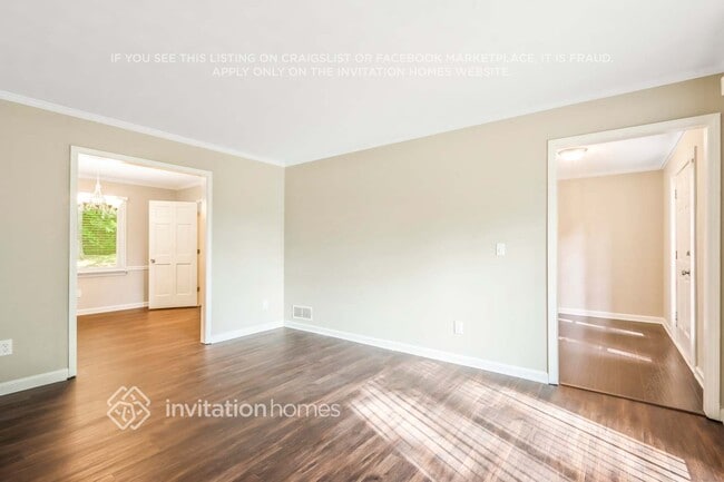 Photo - 677 Royal Abbey Dr