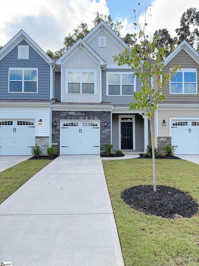 Photo - 218 Brochaill Ct