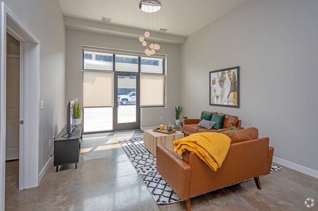 1BR, 1BA, Nova - 810SF