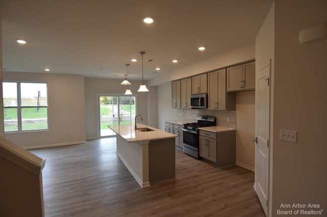 Photo - 105 Salt Springs Dr