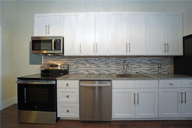 Photo - 184 N Main St