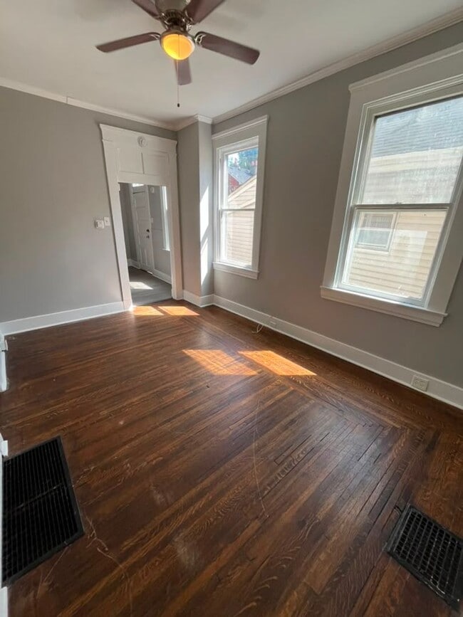 Photo - 622 W 12th St Unidad #1