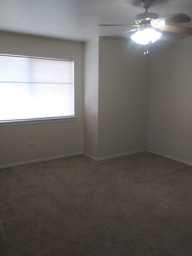 Photo - 855 Sagewood Trl