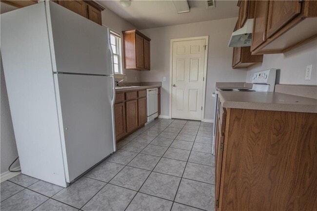 Photo - 325 Washburn Dr