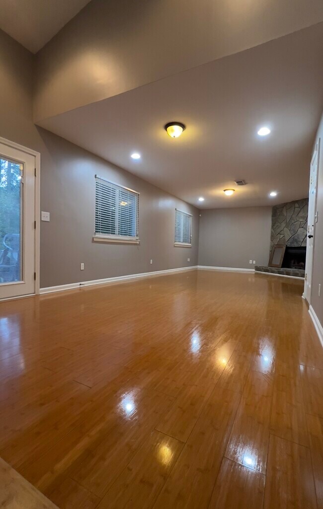 Photo - 3304 Forette Ln