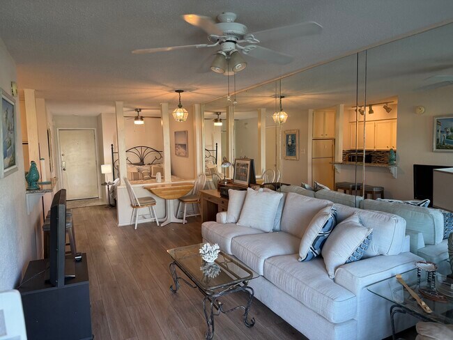 104 Yacht Club Ln Unit 104