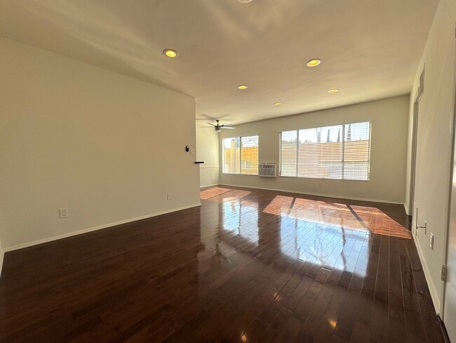 Photo - 1159 N Curson Ave Unidad 11