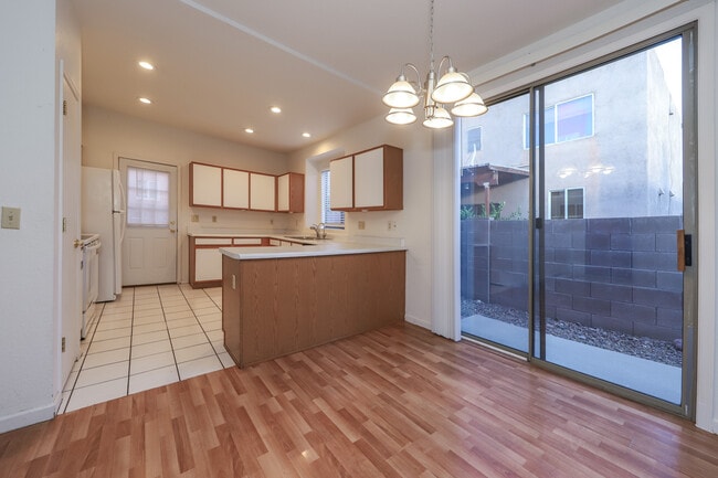 Photo - 2927 N Cardell Cir