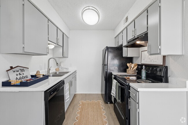A3 Townhome 1BR, 1.5BA - 795SF - Kitchen