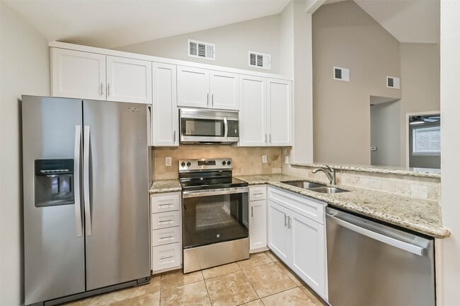 Photo - 18515 Meadows Way Dr