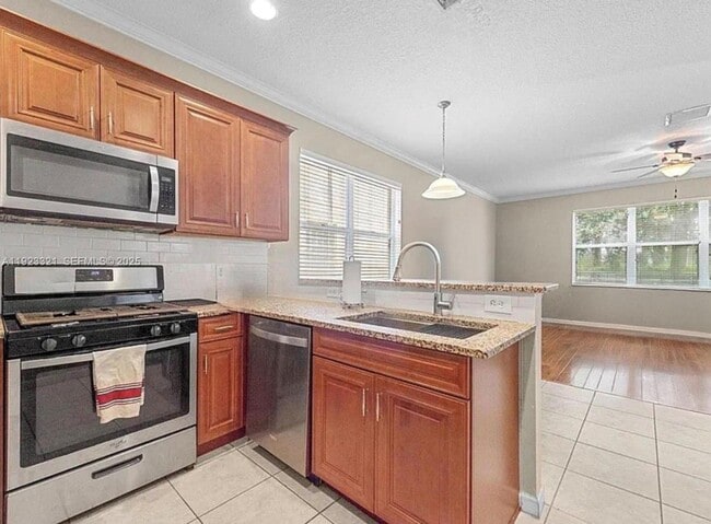 Photo - 168 Canterbury Pl