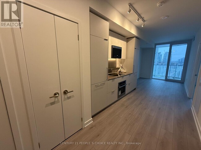 Photo - 1 Fairview Rd E Unit 1805