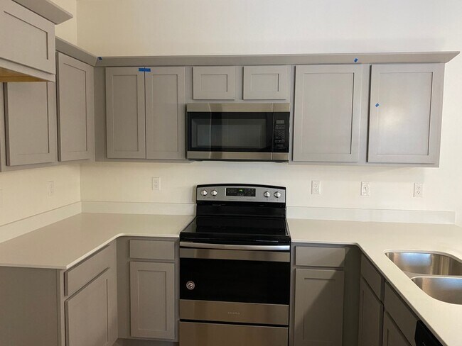 Photo - 684 N 380 W