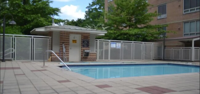 Photo - Short Walk to the Wharf! - Professionally Managed  and Spacious 1BR With Monument Views Unit S117