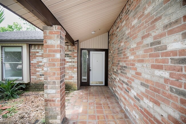 Photo - 15106 Silverman St