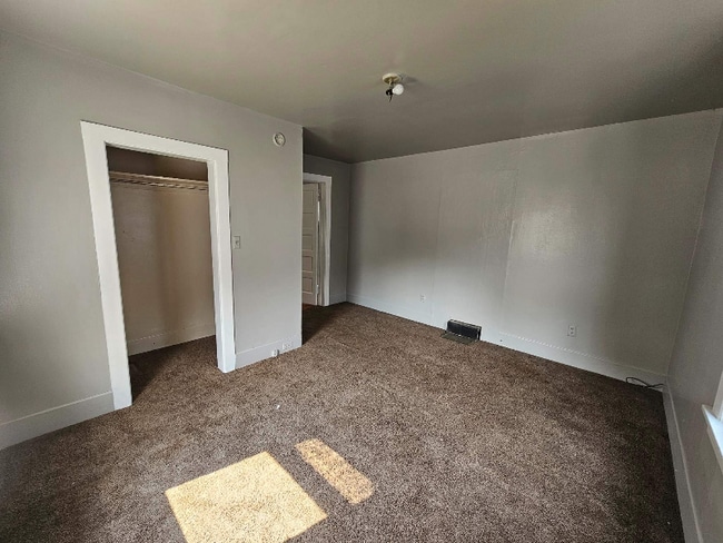 Photo - 246.5 , 6th