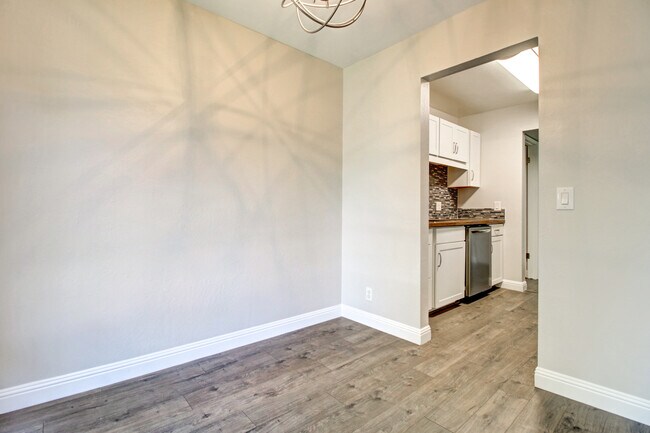 Photo - 480 N Civic Dr Unit 208 The Keys