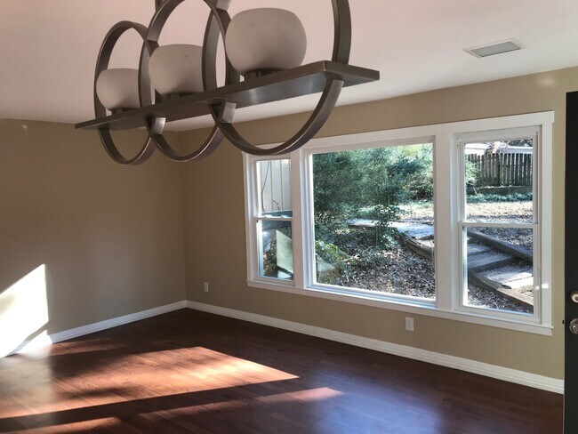 Photo - 217 Morehead St