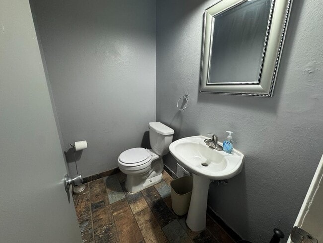 Photo - 255 N Michigan St