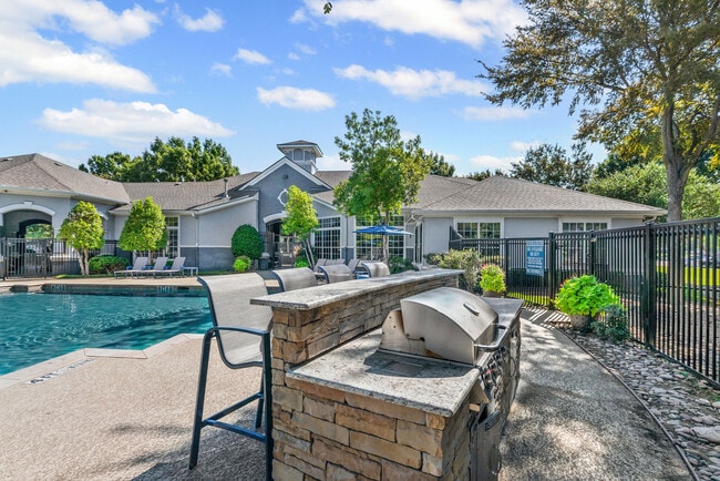 Benton Pointe apartments — community photo
