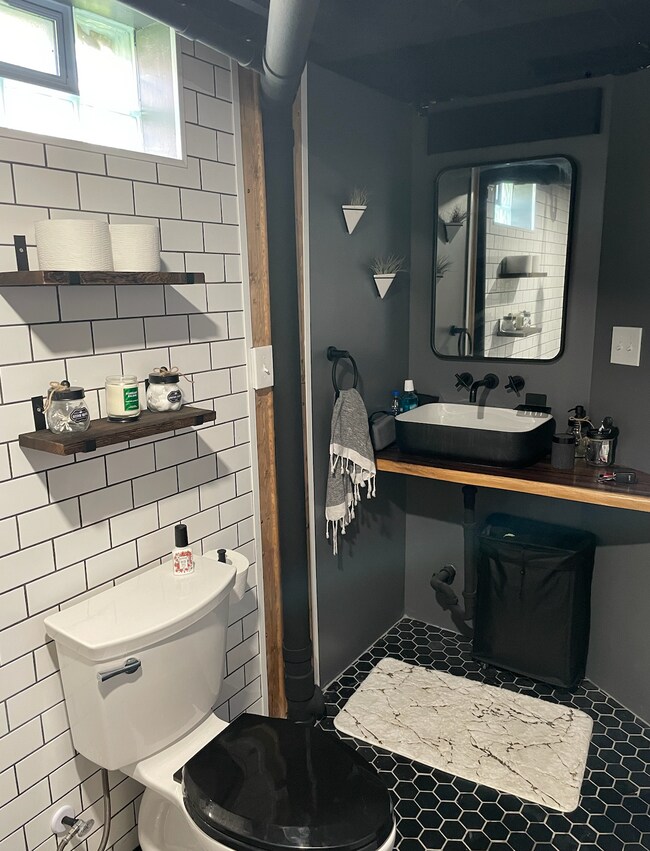 Photo - 1419 Whitcomb Ave